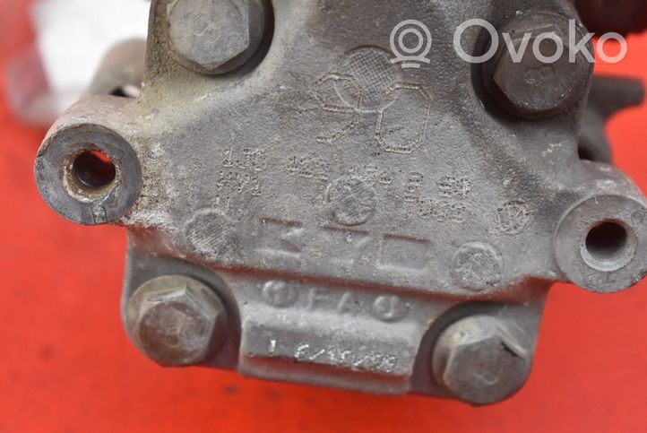 Volkswagen Bora Ohjaustehostimen pumppu 1J0422154B