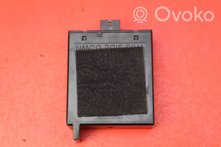 Volkswagen Eos Relay mounting block 1Q0951172A