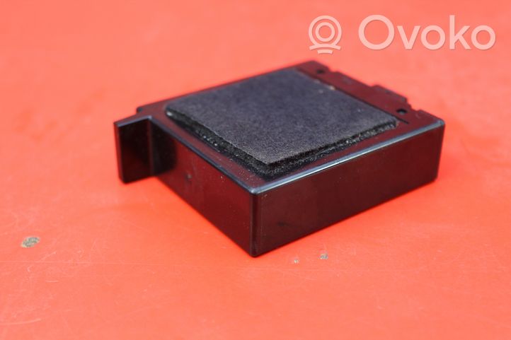 Volkswagen Eos Relay mounting block 1Q0951172A