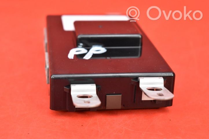 Honda Legend Relay mounting block 38860-SJA-G11