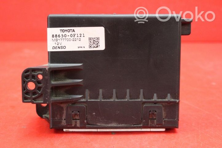 Toyota Verso Boîte à fusibles relais 88650-0F121