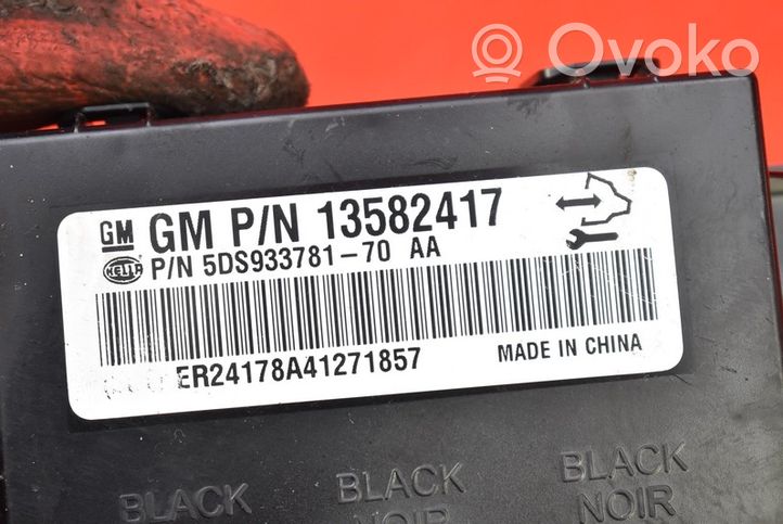 Opel Mokka Relay mounting block 13582417