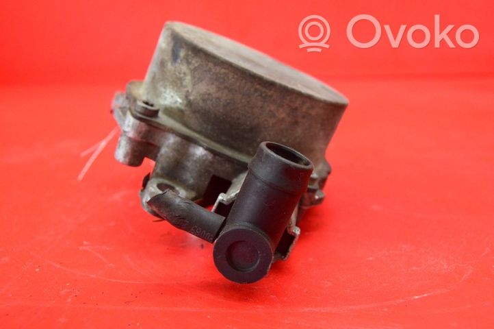 Opel Vivaro Vacuum pump opel