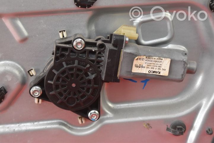 KIA Carens II Mécanisme de lève-vitre avec moteur 824701D010