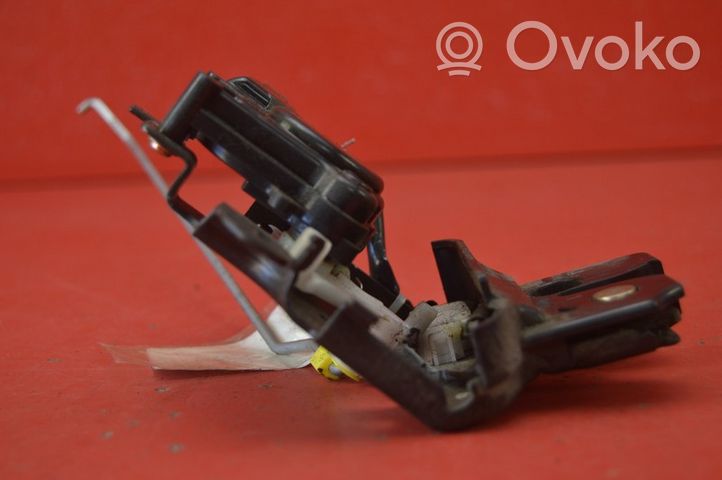 Mazda 3 I Tailgate/trunk/boot lock/catch/latch B6724