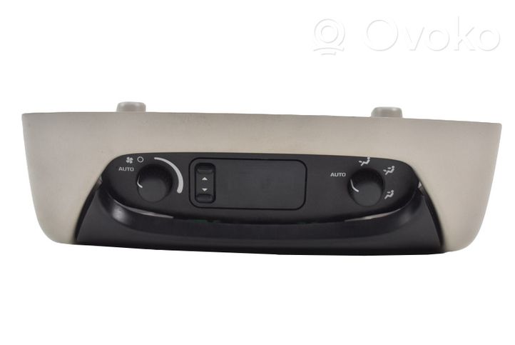 Chrysler Grand Voyager IV Panel / Radioodtwarzacz CD/DVD/GPS 