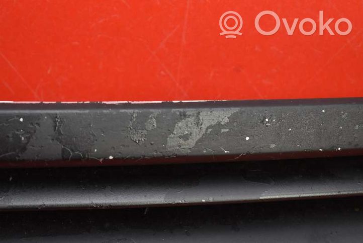 Opel Omega B2 Grotelės priekinės 09184938