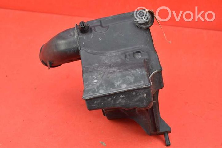 Renault Clio III Boîtier de filtre à air 8200215806