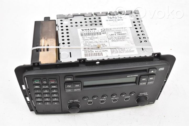 Volvo V70 Panel / Radioodtwarzacz CD/DVD/GPS 30745812-1
