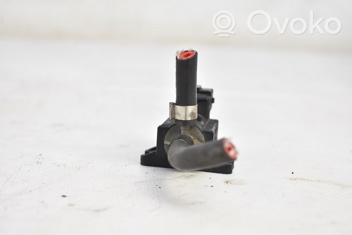 Opel Zafira A Vacuum valve 90424141