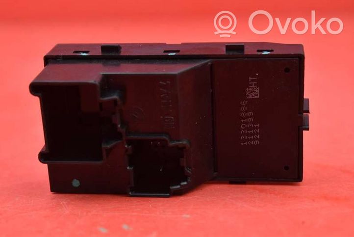 Opel Astra H Interruttore di controllo dell’alzacristalli elettrico 13301886