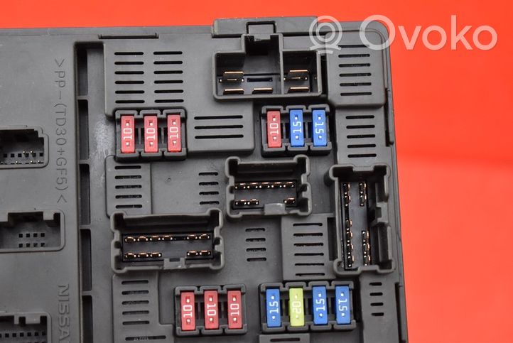 Nissan Micra Fuse box set 284B7-1HR0C