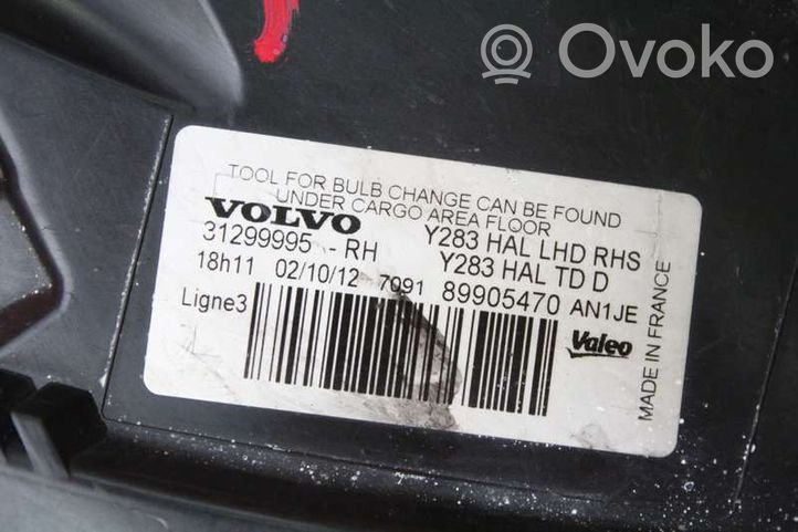 Volvo V60 Lampa przednia 31299995