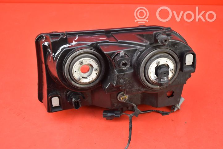 Chrysler 300 - 300C Lampa przednia 0000000