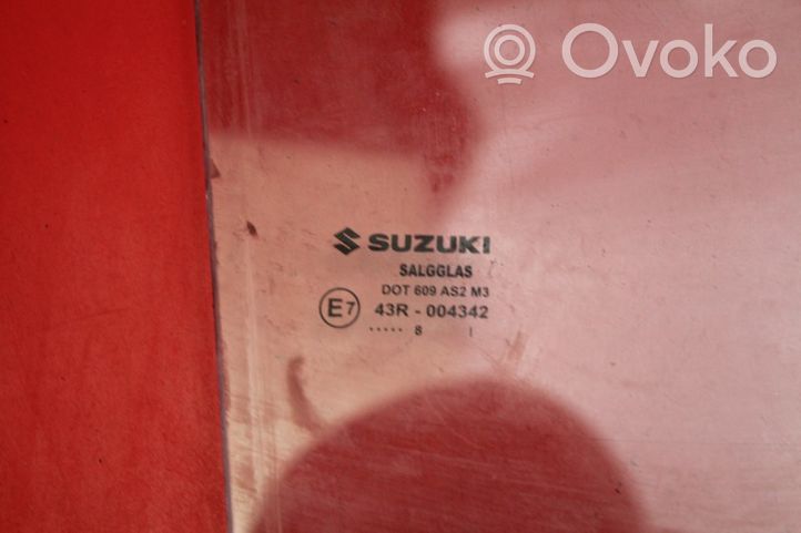 Suzuki Grand Vitara I aizmugurējo durvju stikls SUZUKI