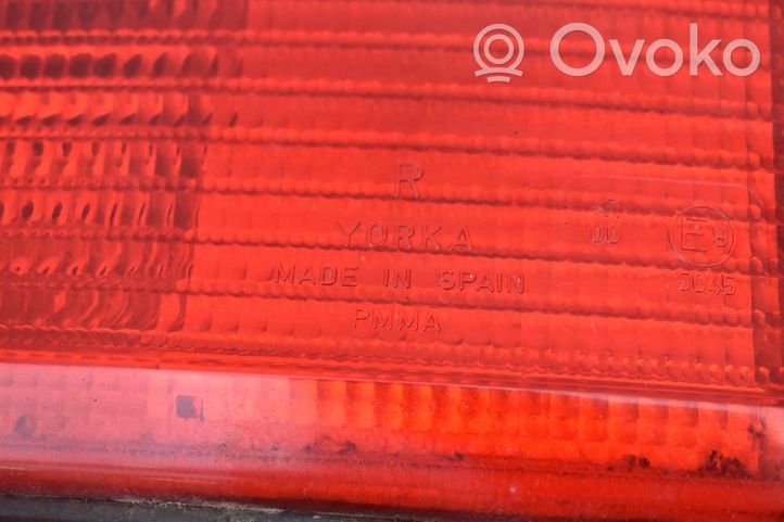 Opel Omega B2 Feux arrière / postérieurs 45300