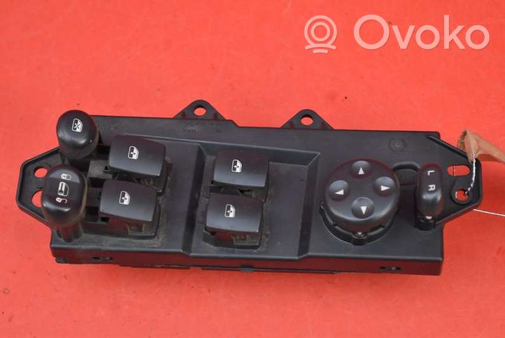 Chrysler Pacifica Electric window control switch 04685980AE