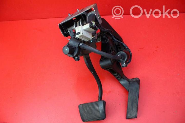 Chrysler Pacifica Accelerator throttle pedal 04683921AJ