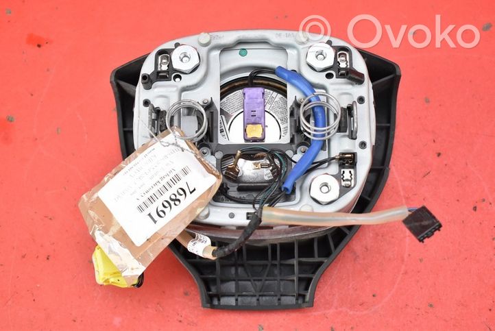 Volkswagen Touran I Steering wheel airbag 1K0880201T