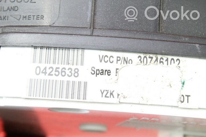 Volvo V70 Nopeusmittari (mittaristo) 30746102