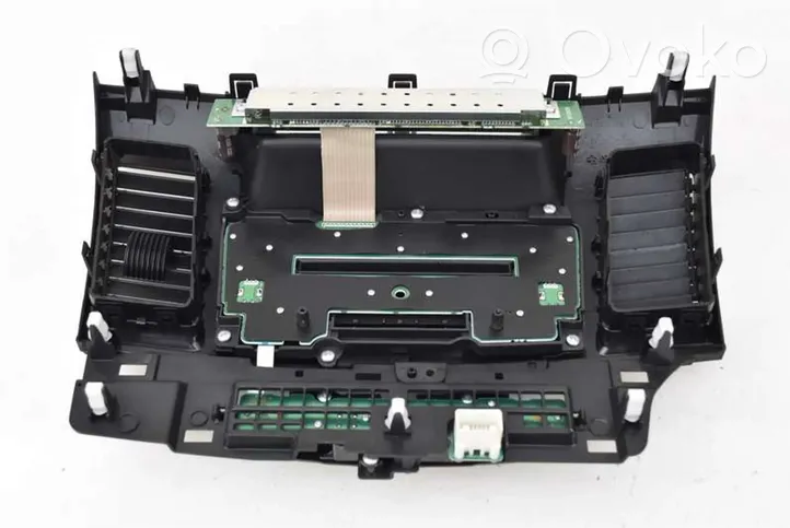 Mitsubishi Lancer VIII Panel / Radioodtwarzacz CD/DVD/GPS 8701A278