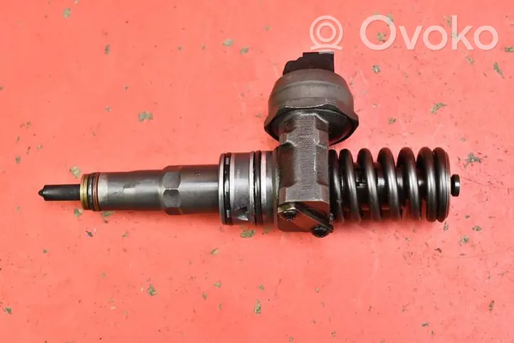 Volkswagen Polo IV 9N3 Injecteur de carburant 038130073BP