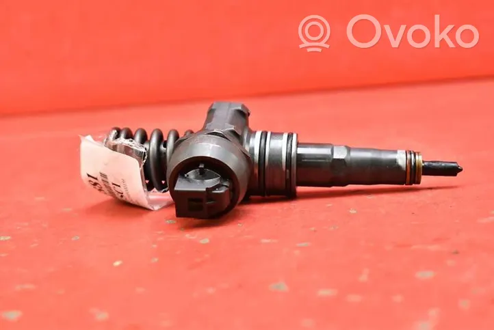 Volkswagen Polo IV 9N3 Injecteur de carburant 038130073BP