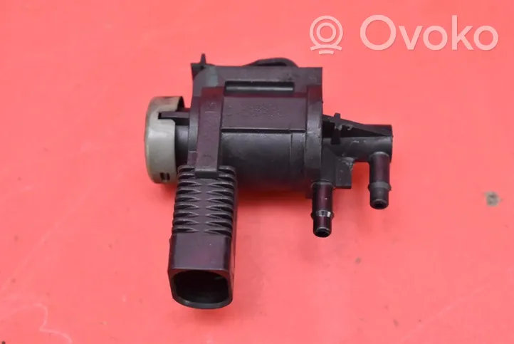 Volkswagen Touareg I Vacuum valve 1K0906283A