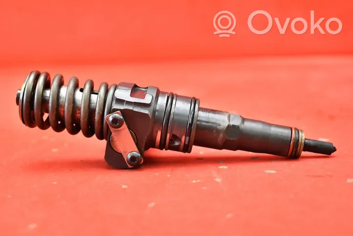 Volkswagen Polo IV 9N3 Injecteur de carburant 038130073BP