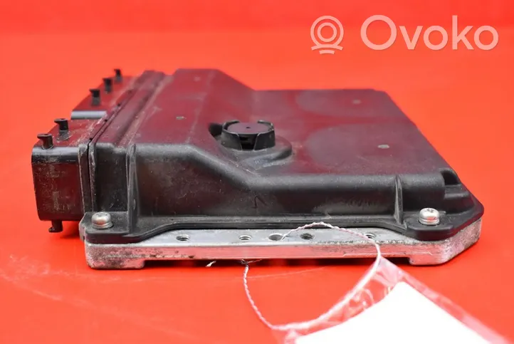 Toyota Avensis T270 Unidad de control/módulo ECU del motor 89661-05D50