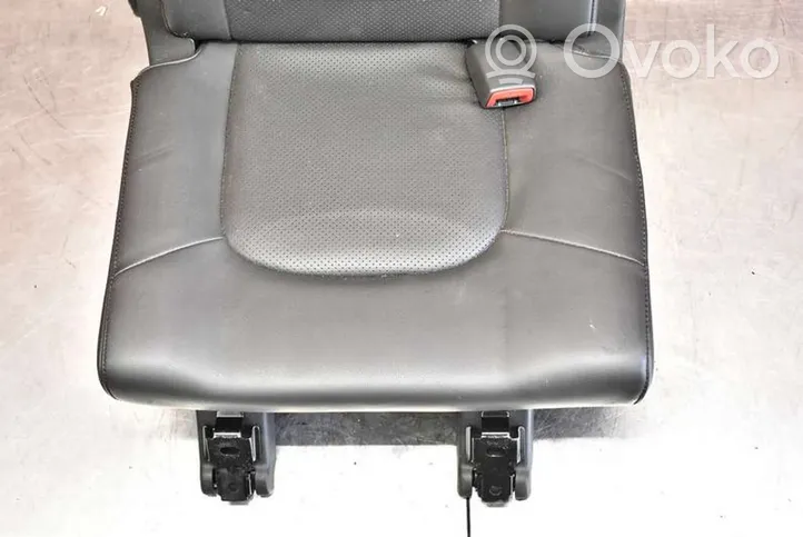 Nissan Pathfinder R51 Fotele / Kanapa / Komplet NISSAN