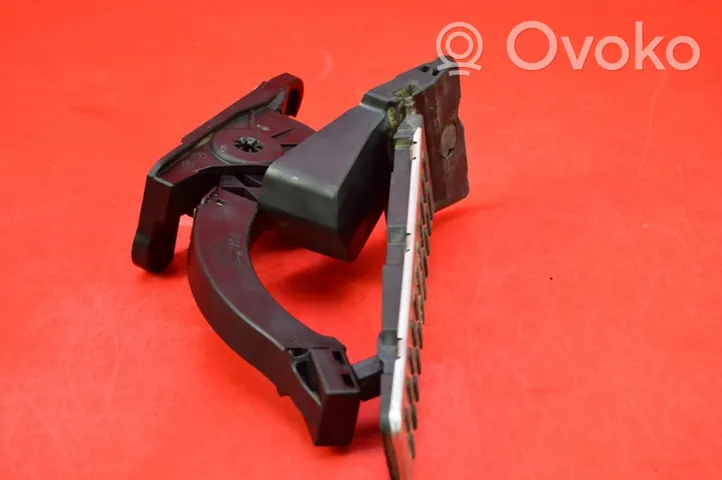 KIA Sorento Accelerator throttle pedal 