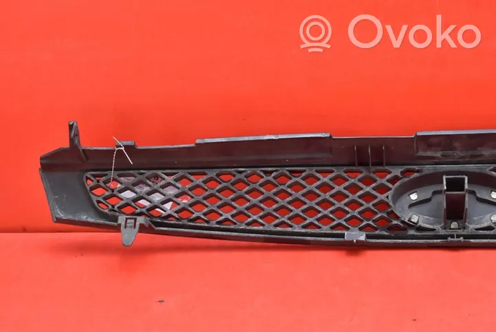 Ford Fiesta Grille de calandre avant 2S61-8200-A