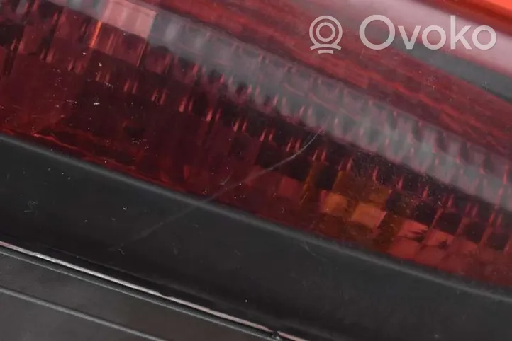 Opel Vivaro Задний фонарь в кузове OPEL