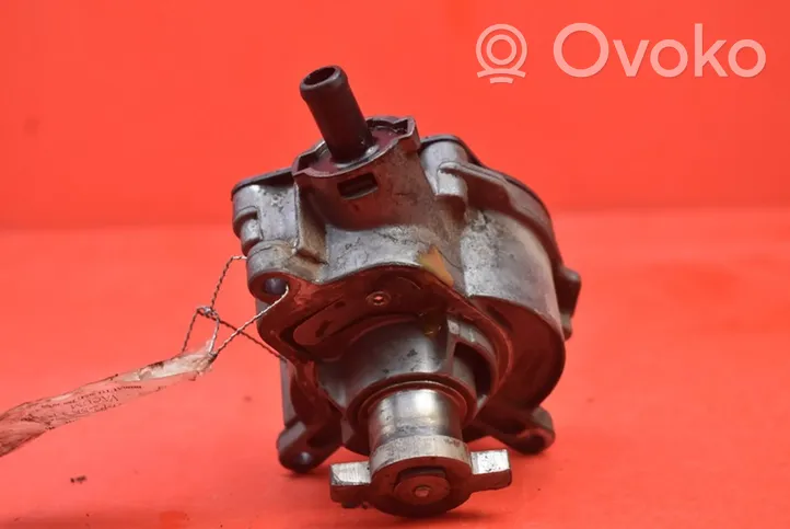 Volkswagen Jetta V Vacuum pump 07K145100B