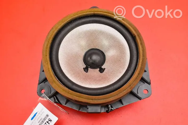 Toyota Avensis Verso Enceinte subwoofer 86160-05180