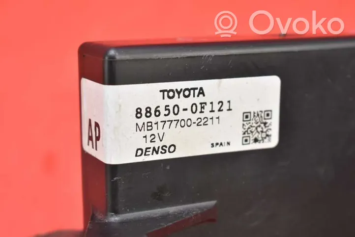 Toyota Corolla Verso E110 Komputer / Sterownik ECU silnika 88650-0F121