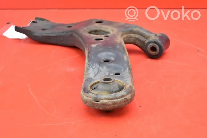 Toyota Corolla Verso E110 Triangle bras de suspension inférieur avant TOYOTA