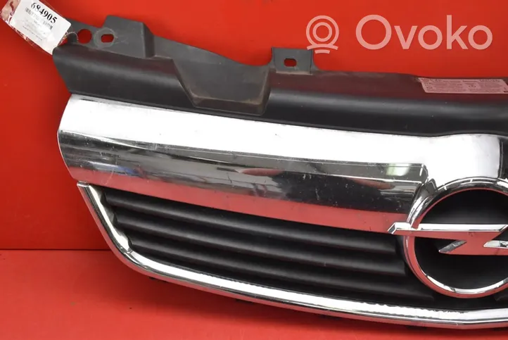 Opel Zafira B Grille de calandre avant 13136136