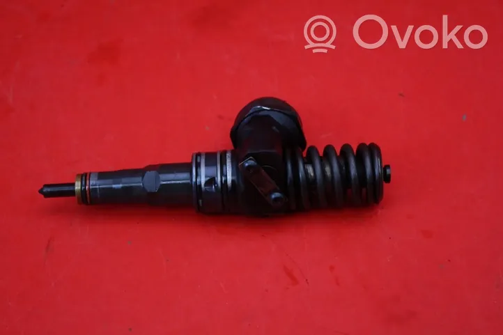 Volkswagen Touareg I Fuel injector 07Z130073H