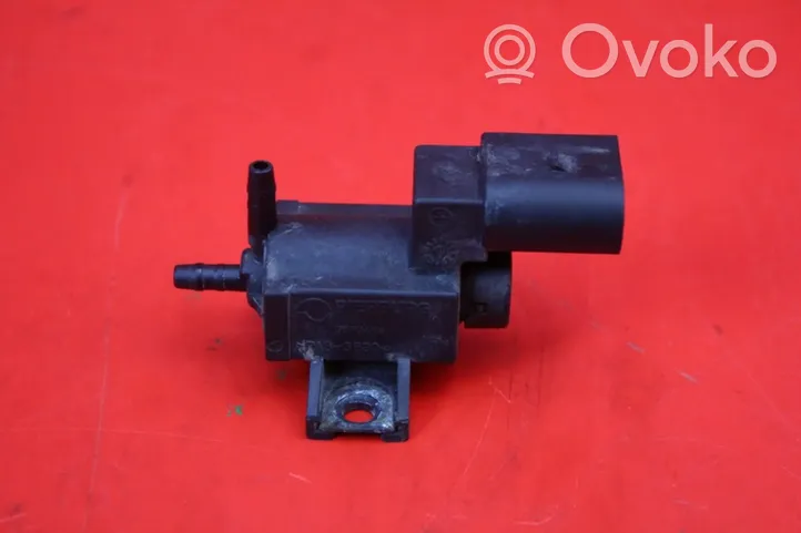 Volkswagen PASSAT B6 Vacuum valve 037906283D