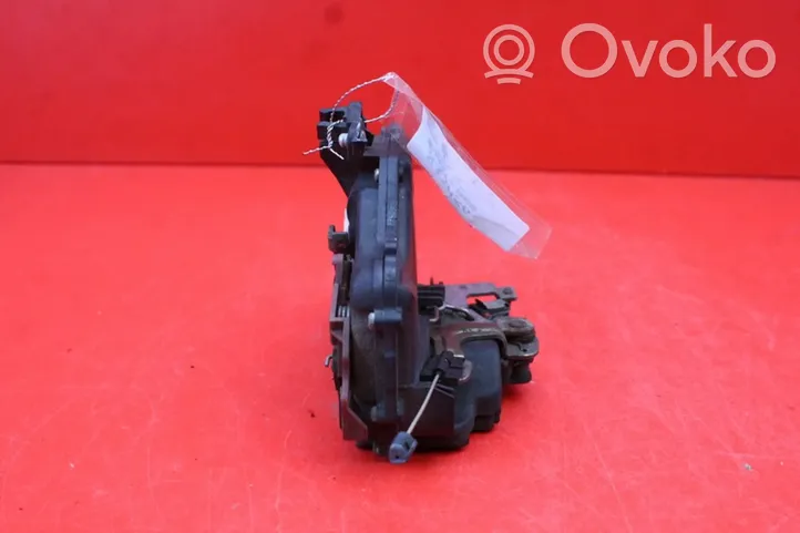 Volkswagen Touareg I Front door lock 3D1837016A