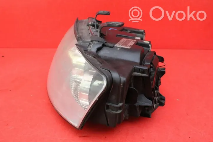 Audi A4 S4 B6 8E 8H Lampa przednia 8E0941003F