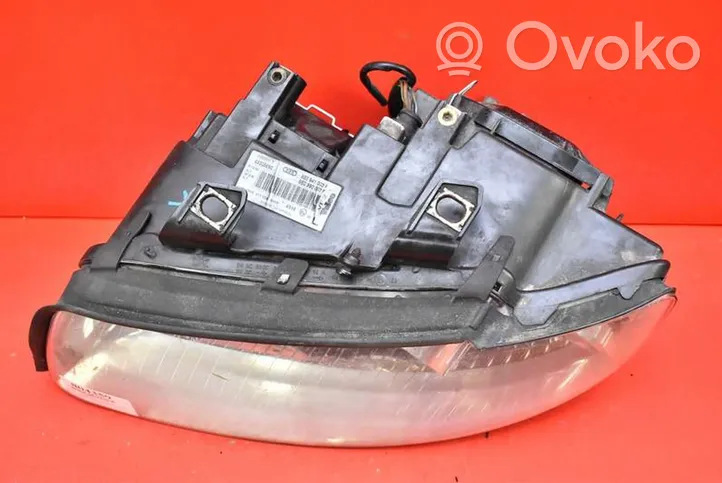 Audi A4 S4 B6 8E 8H Lampa przednia 8E0941003F