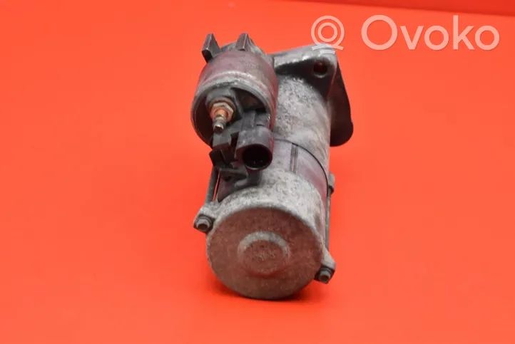 Volkswagen PASSAT B5.5 Starter motor 068911024L