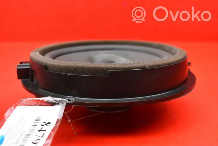 Ford Focus Subwoofer-bassokaiutin AA6T-18808-CA