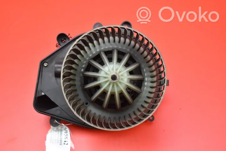 Volkswagen PASSAT B5.5 Heater fan/blower 8D1820021