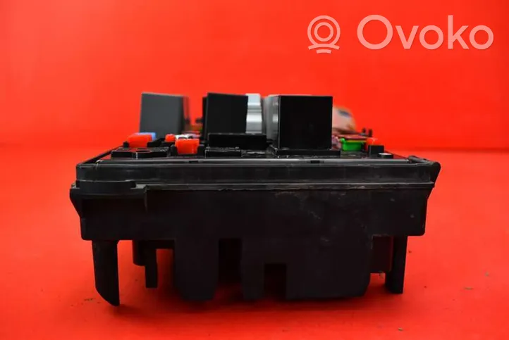 Opel Astra H Fuse box set 13302309