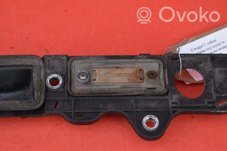 Volkswagen Touran I Lampa oświetlenia tylnej tablicy rejestracyjnej 1T0827574C