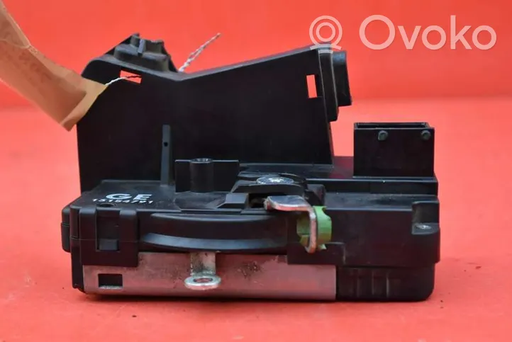 Opel Meriva A Front door lock 